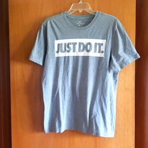 Nike mens t shirt
